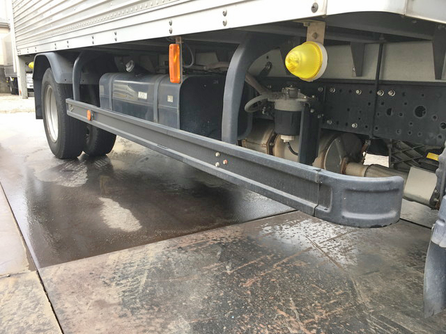 三菱ふそうキャンターアルミバン小型（2t・3t）[写真18]