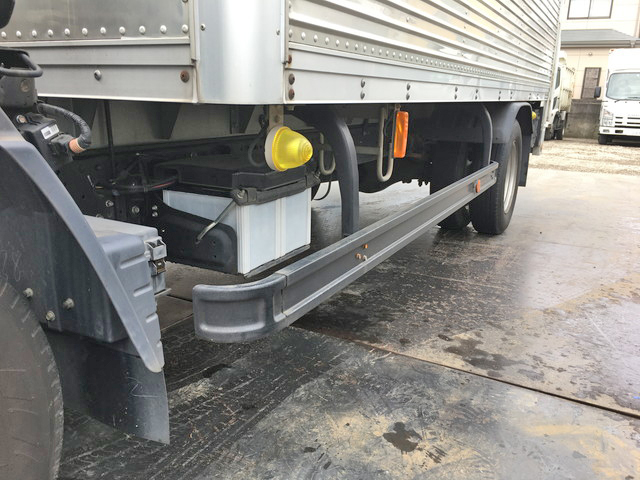 三菱ふそうキャンターアルミバン小型（2t・3t）[写真19]