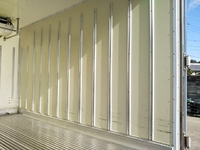 三菱ふそうキャンター冷凍車（冷蔵車）小型（2t・3t）[写真13]