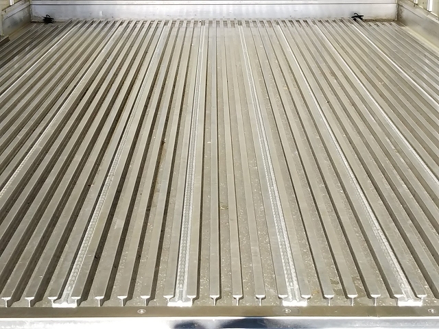 三菱ふそうキャンター冷凍車（冷蔵車）小型（2t・3t）[写真15]