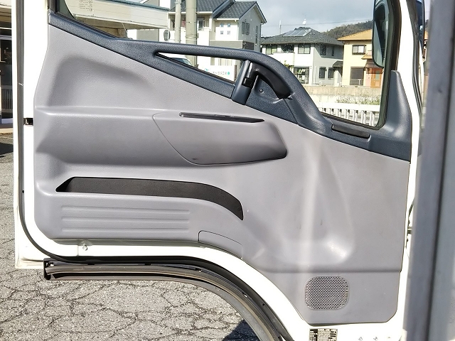 三菱ふそうキャンター冷凍車（冷蔵車）小型（2t・3t）[写真27]