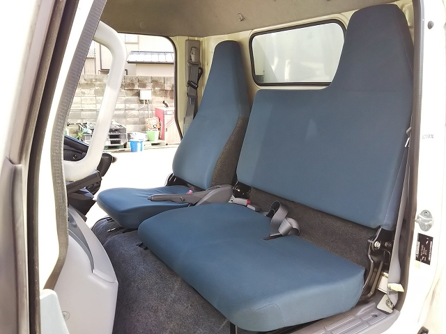 三菱ふそうキャンター冷凍車（冷蔵車）小型（2t・3t）[写真29]