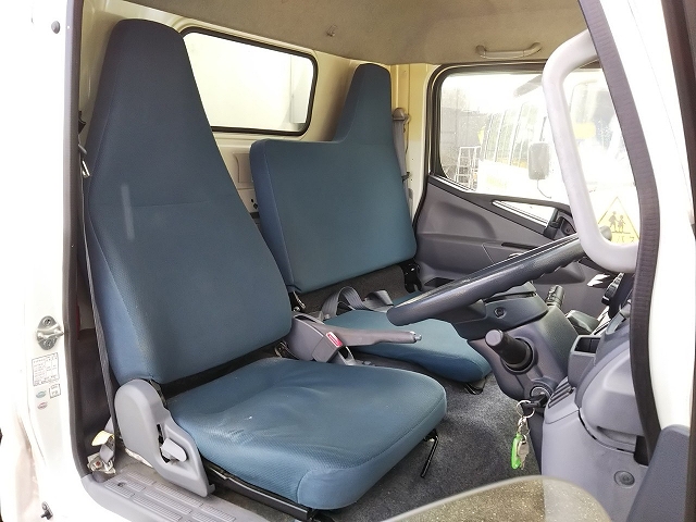 三菱ふそうキャンター冷凍車（冷蔵車）小型（2t・3t）[写真30]