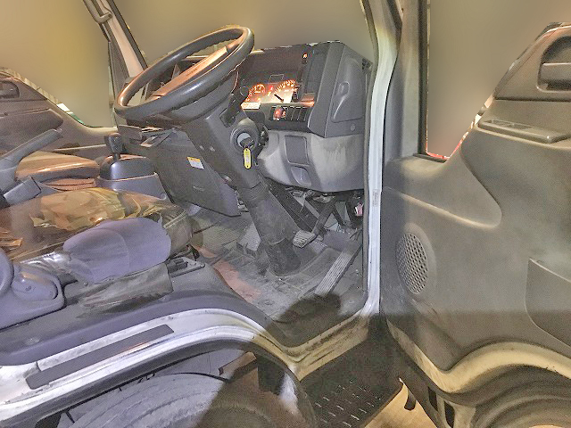 いすゞエルフダブルキャブ（Wキャブ）小型（2t・3t）[写真14]