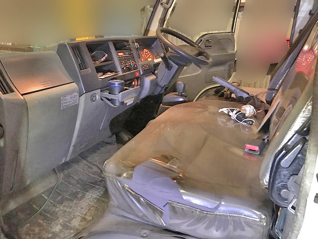 いすゞエルフダブルキャブ（Wキャブ）小型（2t・3t）[写真16]