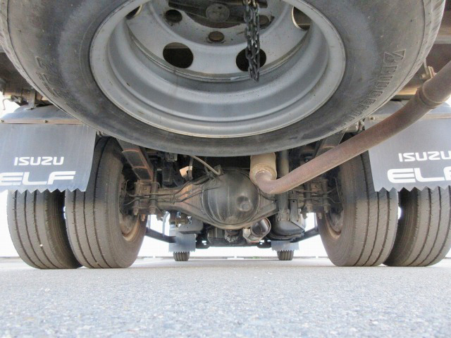 いすゞエルフ幌ウイング小型（2t・3t）[写真18]