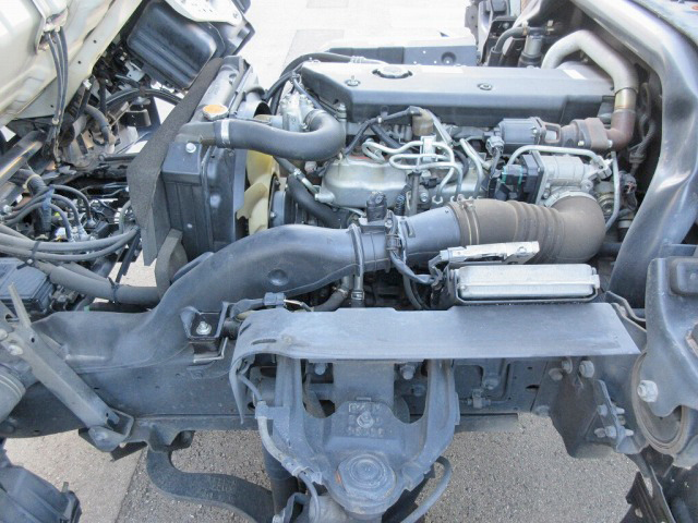 いすゞエルフ幌ウイング小型（2t・3t）[写真21]