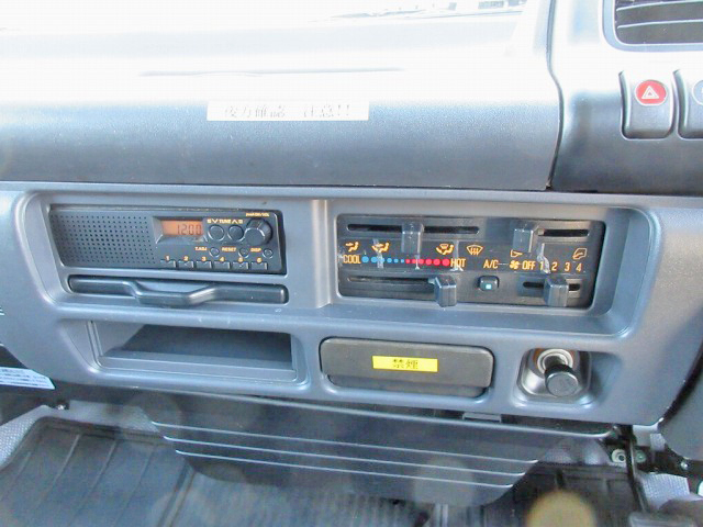 いすゞエルフ幌ウイング小型（2t・3t）[写真29]