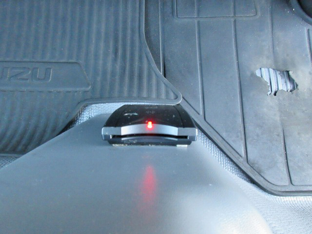 いすゞエルフ幌ウイング小型（2t・3t）[写真35]