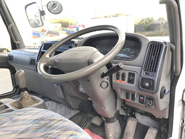 三菱ふそうファイターセルフクレーン5段中型（4t）[写真33]