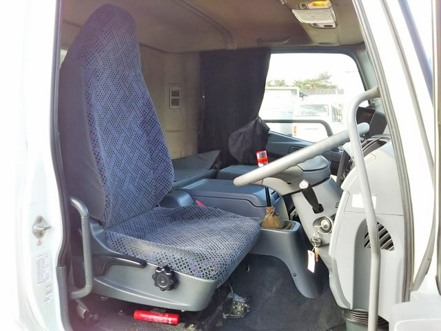 三菱ふそうファイターアルミブロック増トン（6t・8t）[写真28]