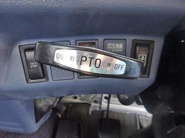 日野レンジャーセーフティクレーン3段中型（4t）[写真28]