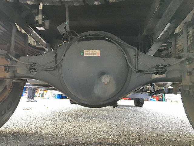 いすゞフォワード平ボディ中型（4t）[写真17]