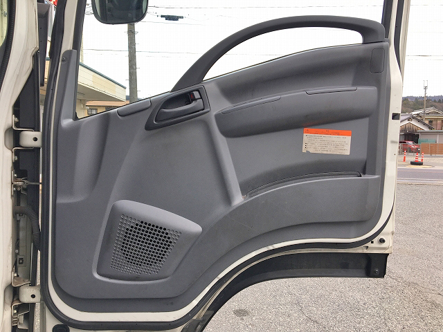 いすゞフォワード平ボディ中型（4t）[写真24]