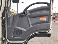 いすゞフォワード平ボディ中型（4t）[写真24]