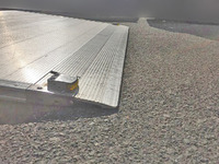 三菱ふそうキャンターアルミバン小型（2t・3t）[写真13]