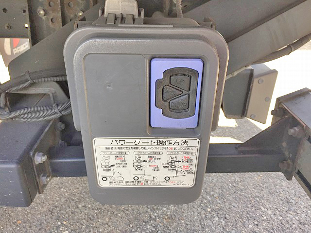 三菱ふそうキャンターアルミバン小型（2t・3t）[写真15]