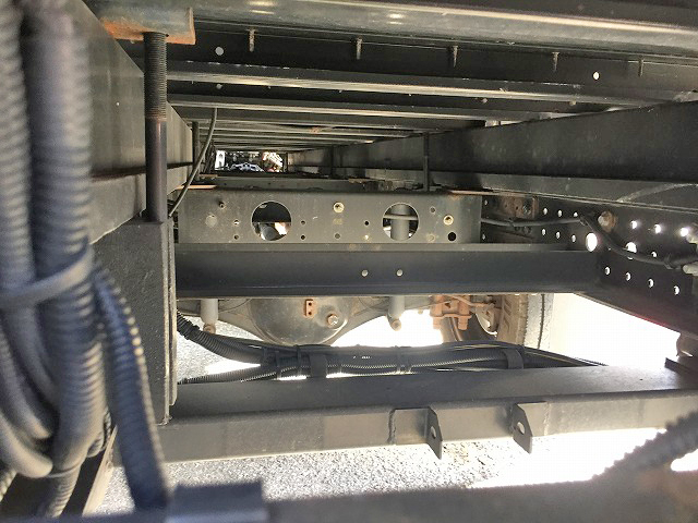 三菱ふそうキャンターアルミバン小型（2t・3t）[写真21]