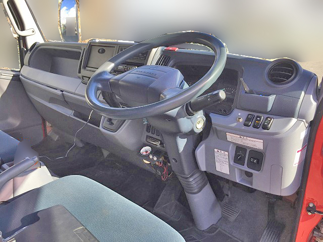 三菱ふそうキャンターアルミバン小型（2t・3t）[写真26]