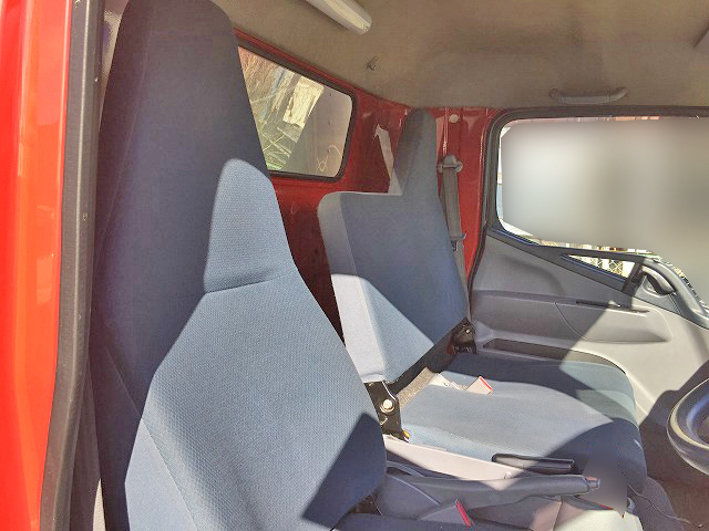 三菱ふそうキャンターアルミバン小型（2t・3t）[写真27]