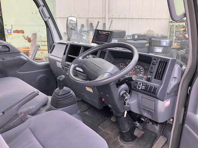 いすゞエルフクレーン5段小型（2t・3t）[写真16]