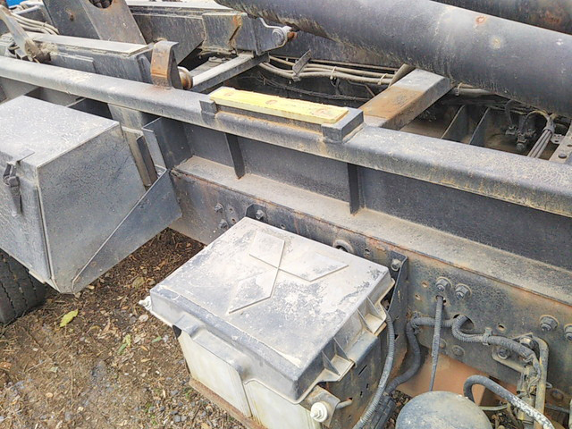 三菱ふそうファイターコンテナ専用車中型（4t）[写真17]