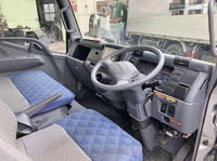 三菱ふそうキャンターユニック4段小型（2t・3t）[写真11]