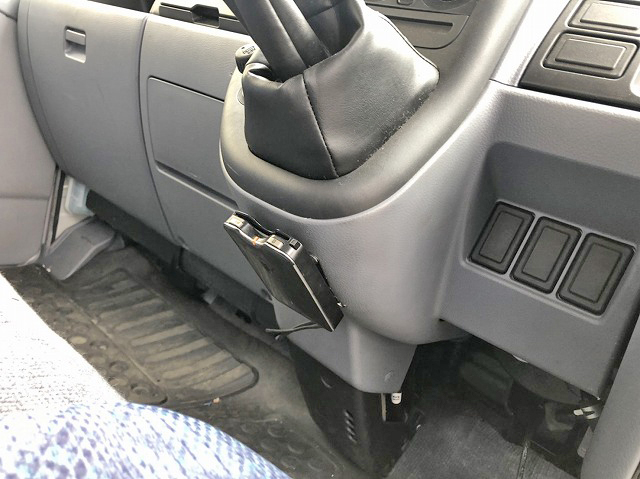 三菱ふそうキャンターユニック4段小型（2t・3t）[写真13]