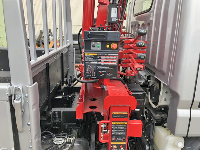 三菱ふそうキャンターユニック4段小型（2t・3t）[写真08]