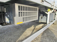 三菱ふそうファイター冷蔵冷凍ウイング中型（4t）[写真10]