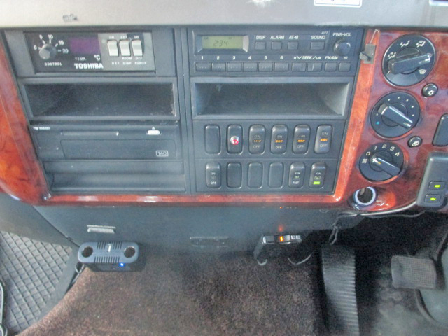 三菱ふそうファイター冷蔵冷凍ウイング中型（4t）[写真15]