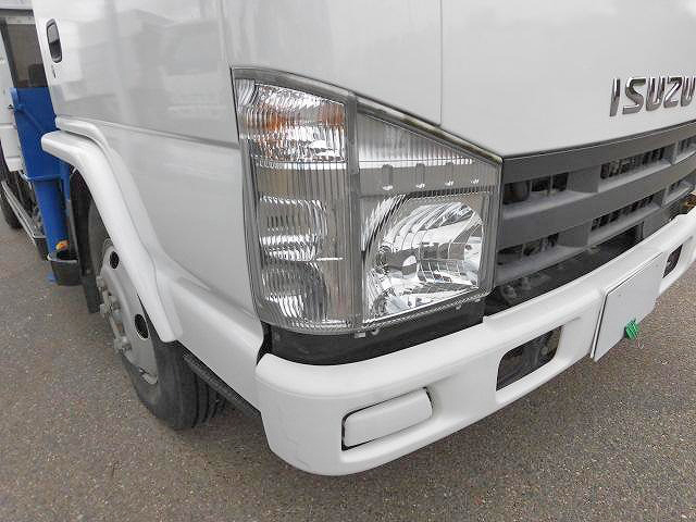 いすゞエルフクレーン3段小型（2t・3t）[写真22]