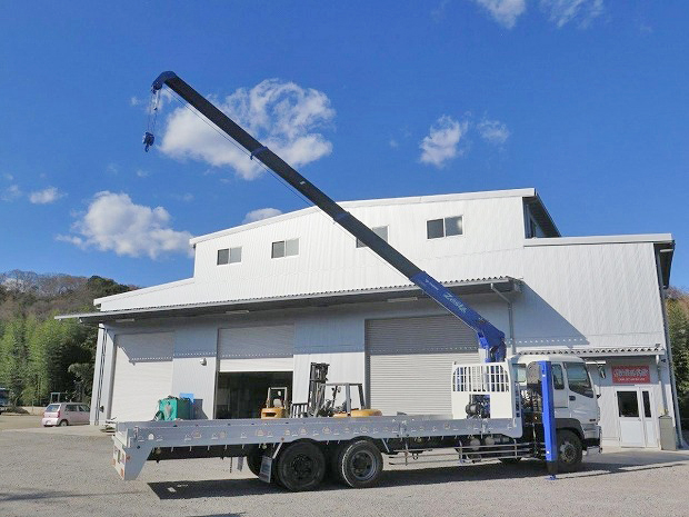 いすゞギガセルフクレーン4段大型（10t）[写真11]