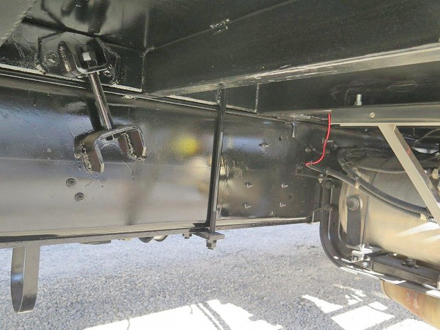 いすゞギガセルフクレーン4段大型（10t）[写真25]