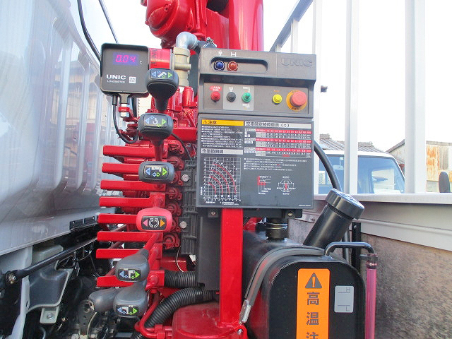 三菱ふそうキャンターセルフクレーン4段小型（2t・3t）[写真12]