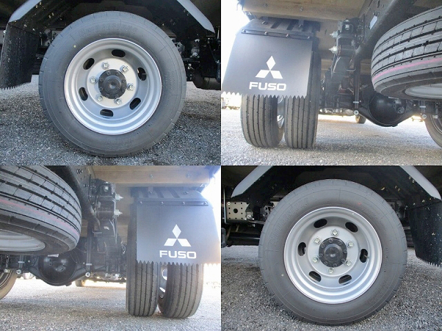 三菱ふそうキャンターセルフクレーン4段小型（2t・3t）[写真23]