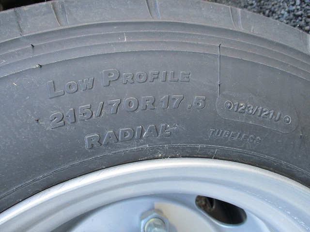 三菱ふそうキャンターセルフクレーン4段小型（2t・3t）[写真24]