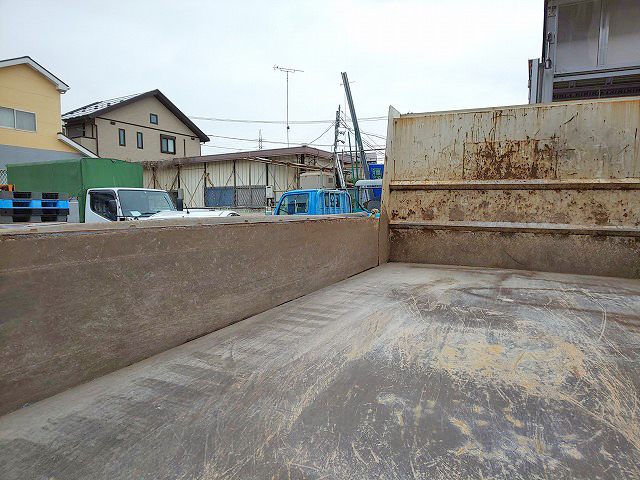 いすゞエルフダンプ小型（2t・3t）[写真13]