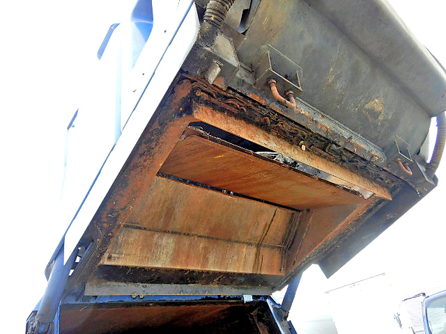 日野デュトロパッカー車（塵芥車）小型（2t・3t）[写真12]