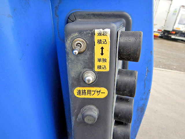 日野デュトロパッカー車（塵芥車）小型（2t・3t）[写真04]