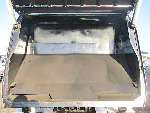 日野デュトロパッカー車（塵芥車）小型（2t・3t）[写真12]