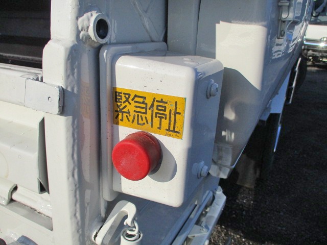 日野デュトロパッカー車（塵芥車）小型（2t・3t）[写真15]