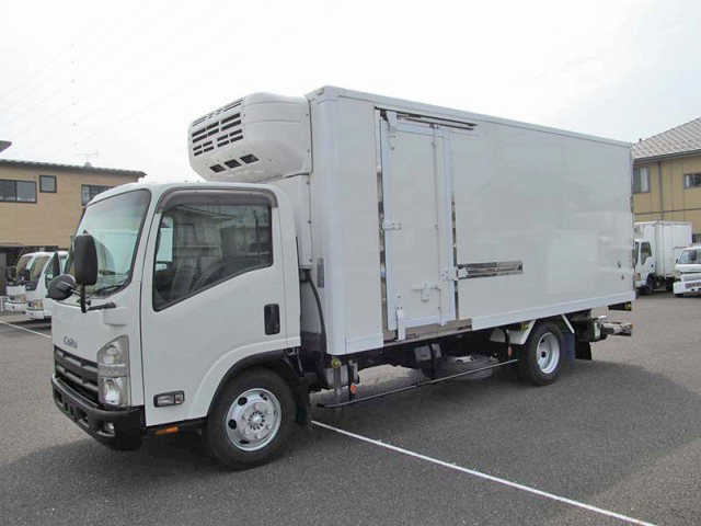 いすゞエルフ冷凍車（冷蔵車）小型（2t・3t）[写真03]