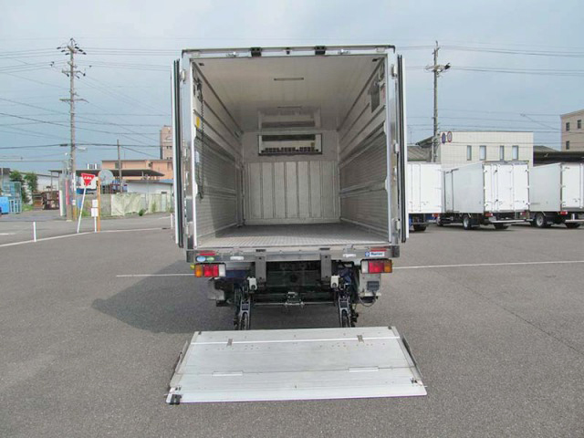 いすゞエルフ冷凍車（冷蔵車）小型（2t・3t）[写真05]