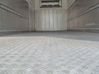 いすゞエルフ冷凍車（冷蔵車）小型（2t・3t）[写真06]