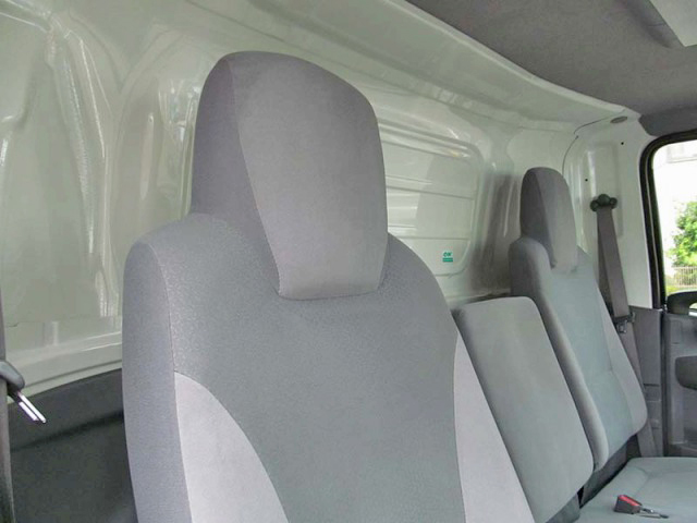 いすゞエルフ冷凍車（冷蔵車）小型（2t・3t）[写真07]