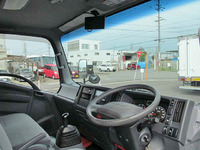 いすゞエルフ冷凍車（冷蔵車）小型（2t・3t）[写真08]