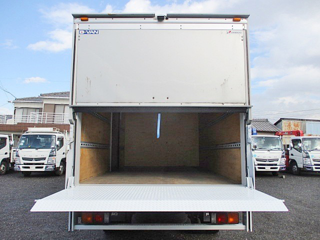 三菱ふそうキャンターアルミバン小型（2t・3t）[写真10]