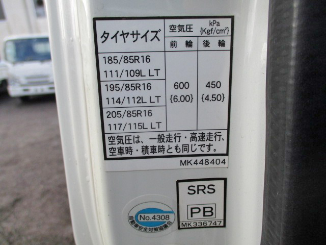 三菱ふそうキャンターアルミバン小型（2t・3t）[写真16]