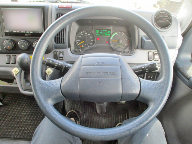 三菱ふそうキャンターアルミバン小型（2t・3t）[写真25]